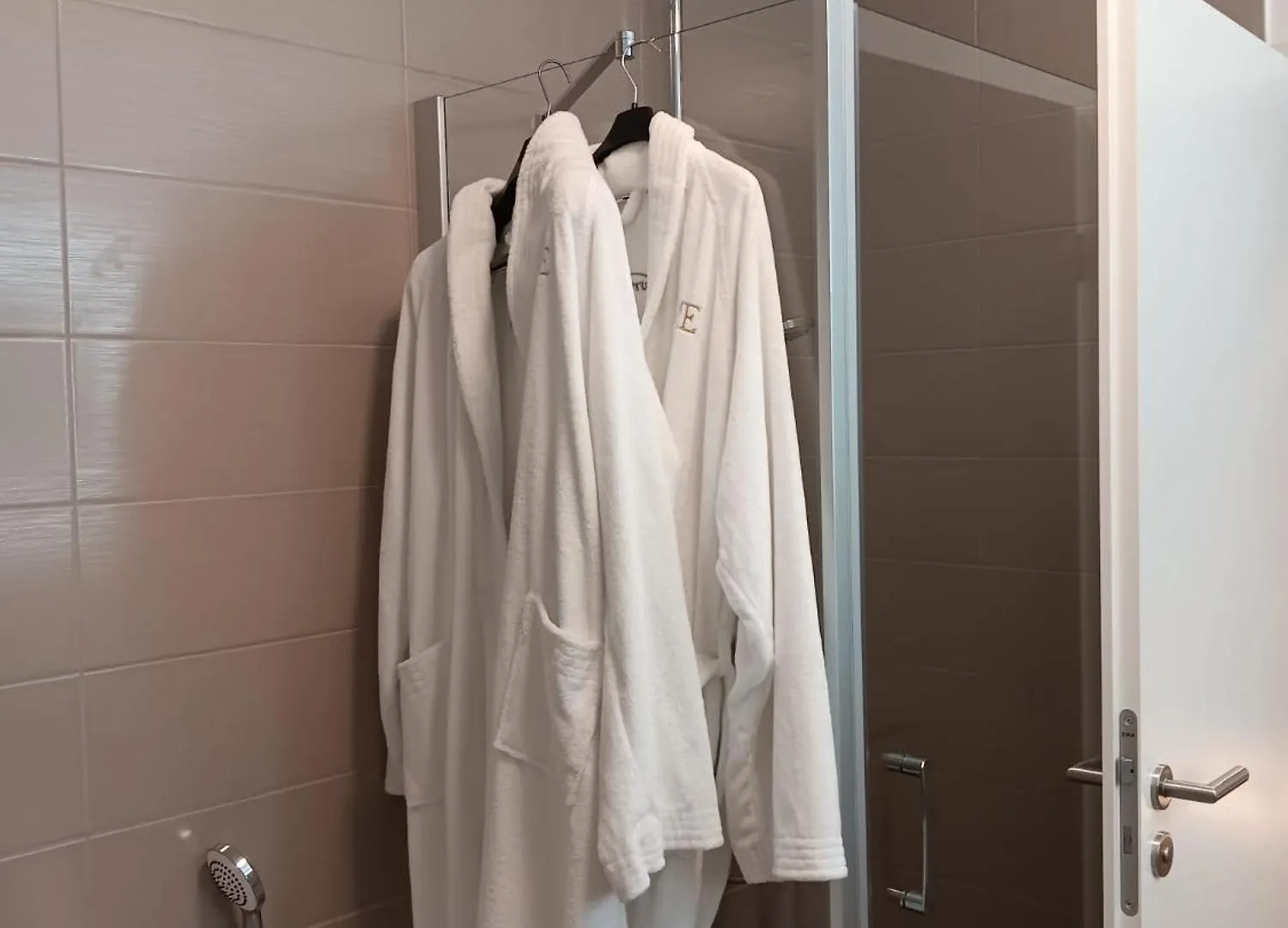Bed and Breakfast Zimmer Mit Gemeinschaftsbad In Muenchen